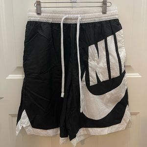 Nike Hybrid Short